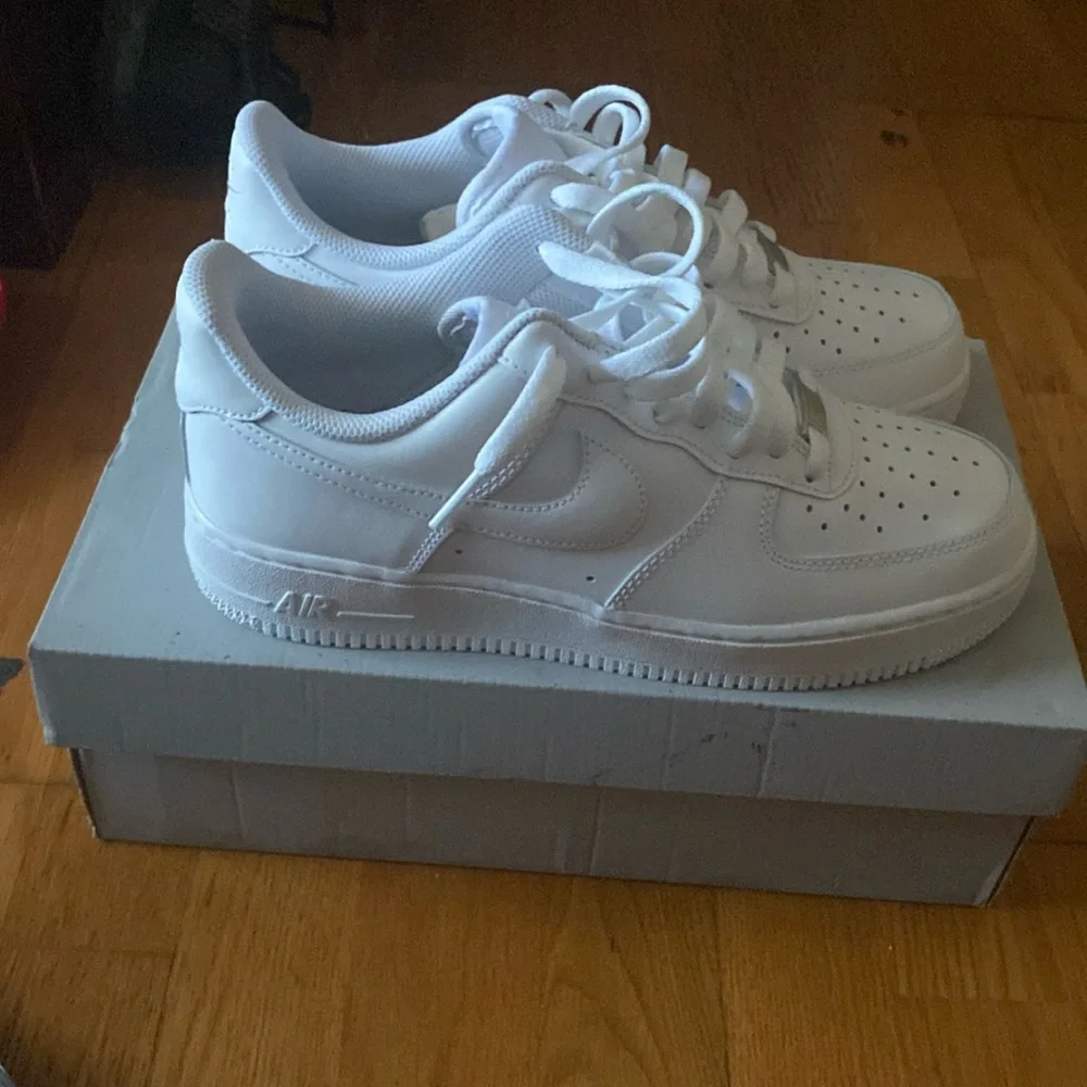 White airforce 1 (Lowtop) - Picture 4 of 4